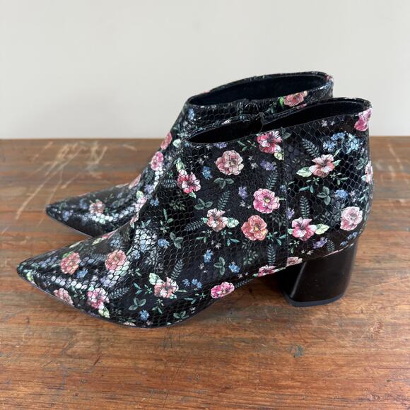 Butter Italy Butter Shoes Black Floral Ankle Bootie 8.5 Pointy Snake Embossed - Picture 2 of 11